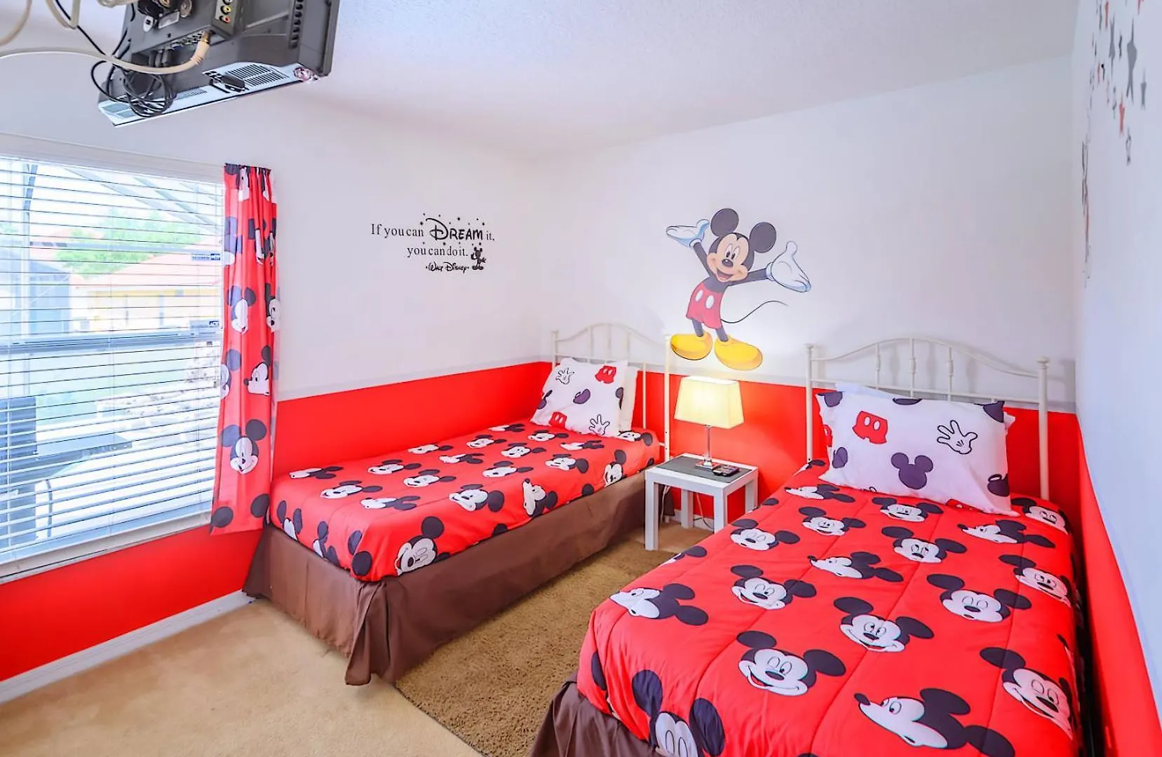 Holiday home 4Br Family Resort Home - Private Pool & Games Room Davenport United States